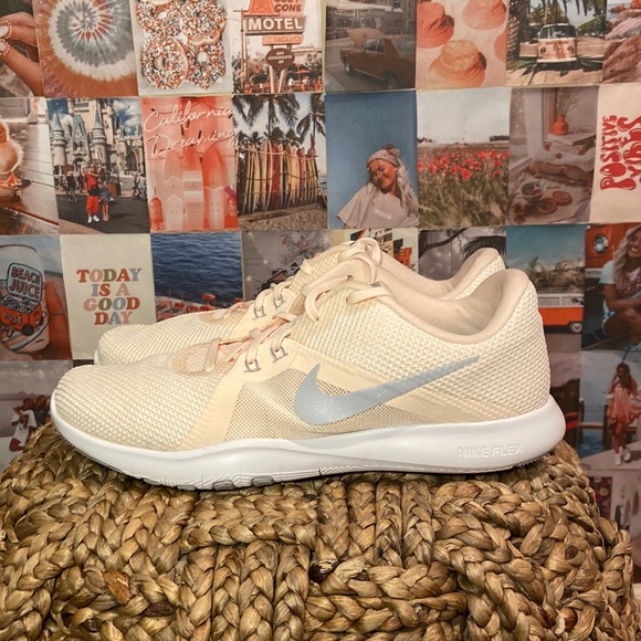 Nike Shoes - Nike Women’s Flex Trainer 8 Shoes in Guava Ice / Wolf Grey Size 12